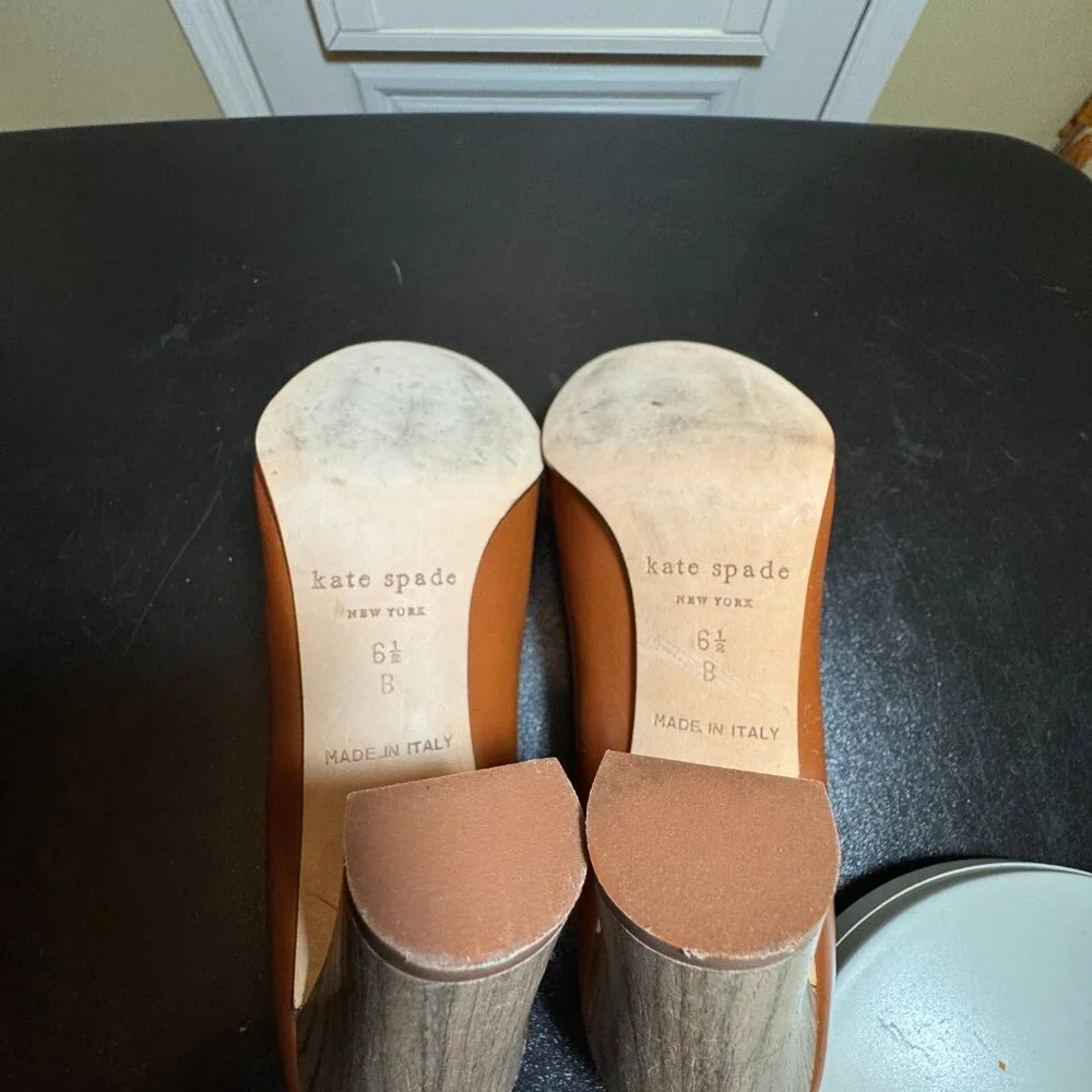 Kate Spade New York size 6.5 B tan pumps